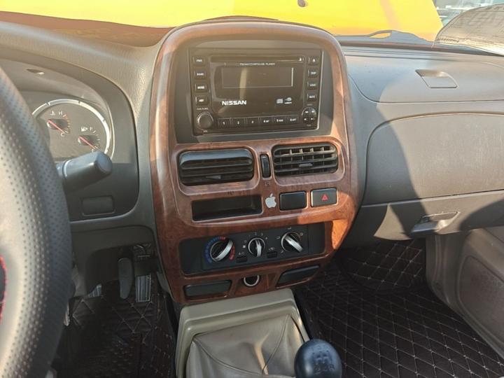 2014 2.4L Executive Petrol RWD Standard KA24 photo 8