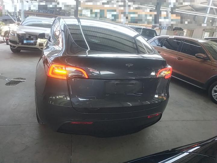 Model Y 2022 RWD photo 3
