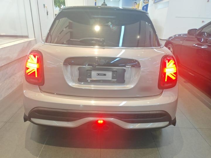 2023 Facelift 2.0T COOPER S 5-Door photo 3