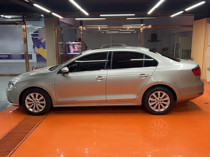 Sagitar 2015 1.6L AT Comfort photo 2