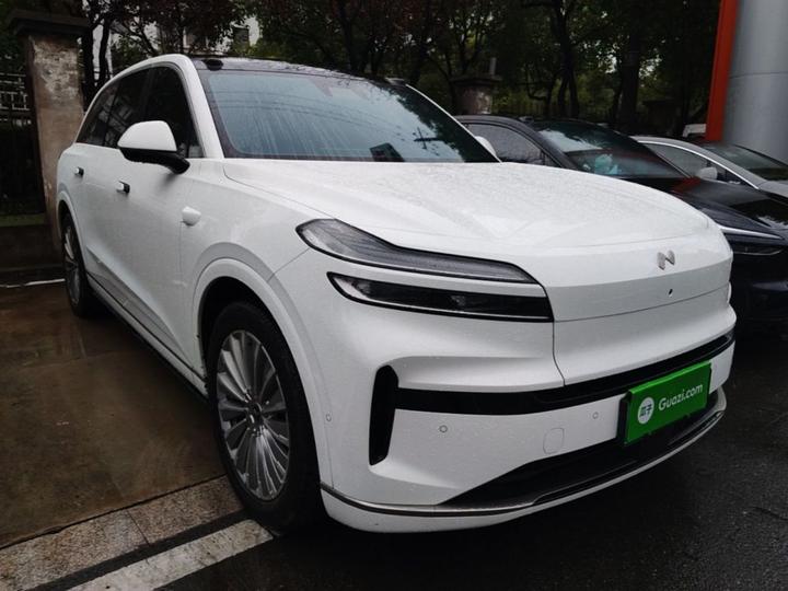 L90 2025 Ultra 6-Seater 85 photo 3