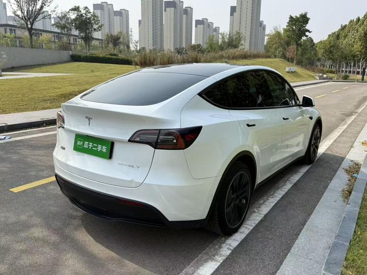 Model Y 2022 Facelift RWD photo 6