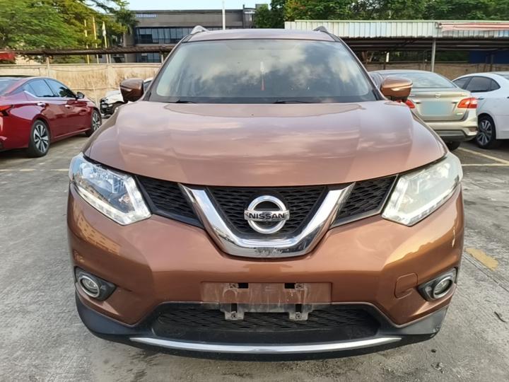 X-Trail 2014 2.0L CVT Comfort 2WD photo 2