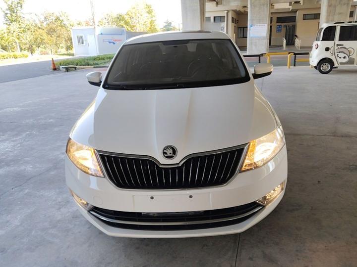 Rapid 2018 1.6L AT Comfort photo 2