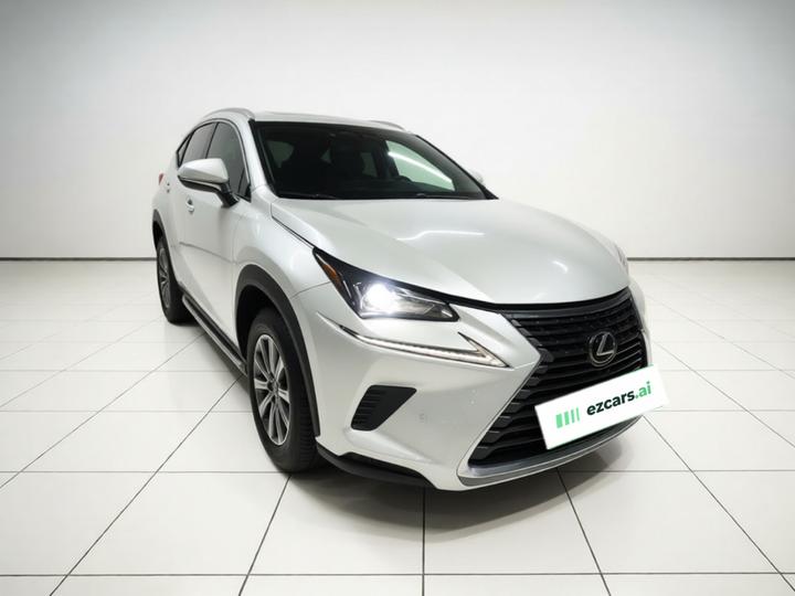 NX 2017 200 FWD photo 3