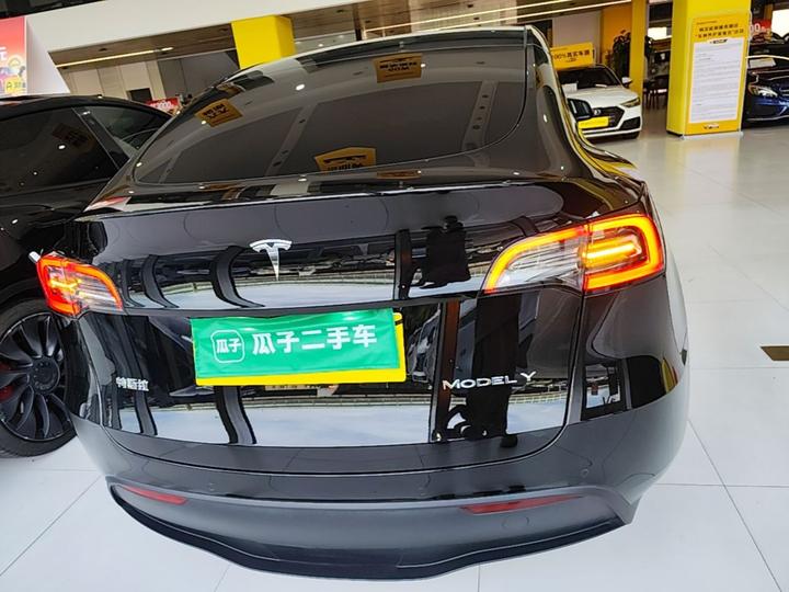 Model Y 2023 RWD photo 5
