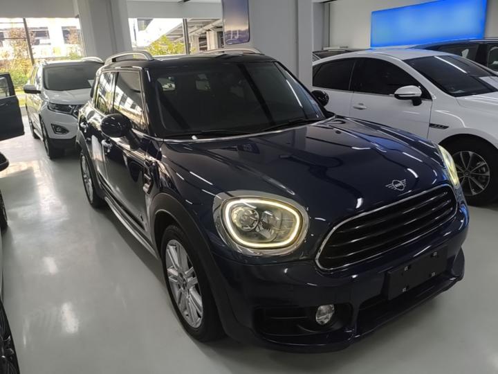 2017 1.5T COOPER ALL4 photo 3