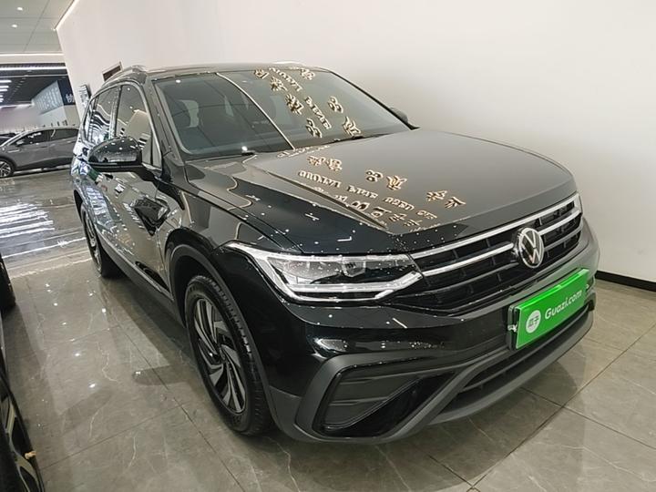 Tiguan L 2025 300TSI AT RWD photo 3