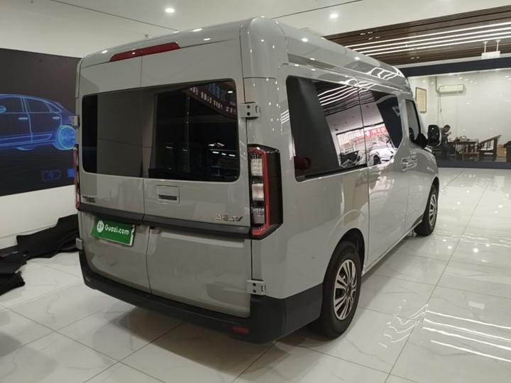 VAN 2025 Short Wheelbase 68kWh 5-Seater photo 4
