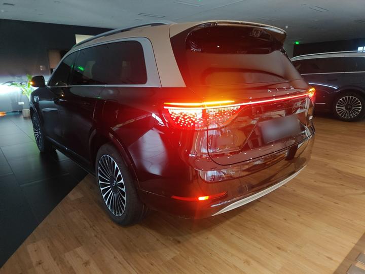 HIMA AITO M9 2025 EREV Ultra 52kWh 5-Seater 192-Line LiDAR photo 4