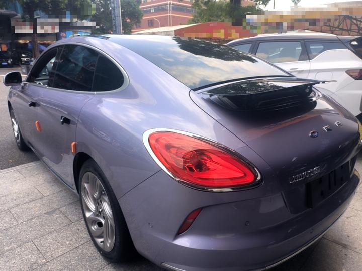 2022 555km Premium photo 4
