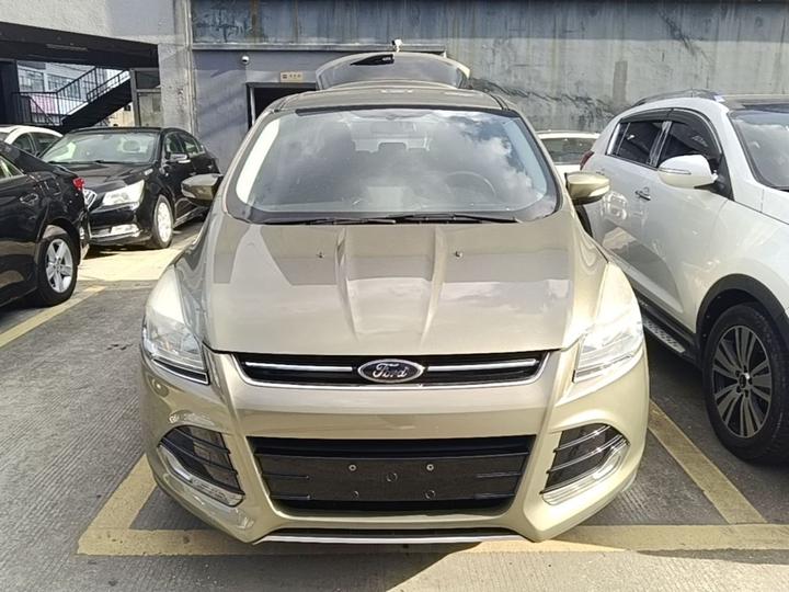 Kuga 2015 1.5L GTDi RWD photo 2