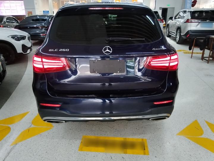 GLC 2018 GLC 260 4MATIC Luxury photo 3