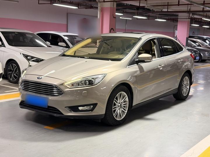 Focus 2018 Sedan Classic EcoBoost 180 AT Flagship
