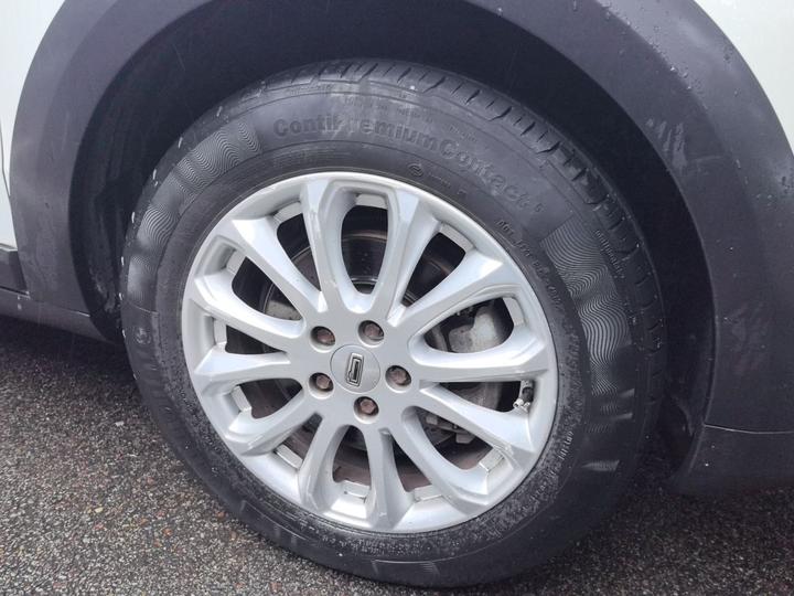 3 2016 SUV 1.6T AT photo 8
