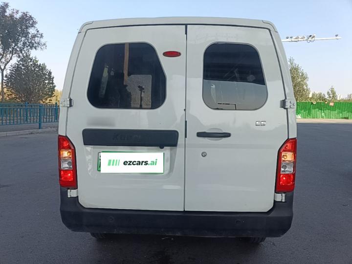 Dolphin E5 2024 268km 6-Seater photo 3