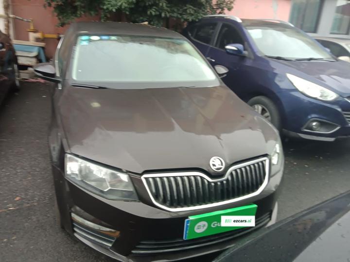 Octavia 2017 Classic 1.6L AT Comfort photo 2