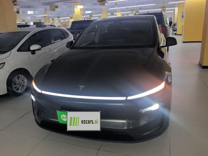 Model Y 2025 RWD photo 2