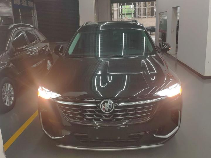 2023 Envision Plus 652T 5-Seater AWD Luxury photo 2