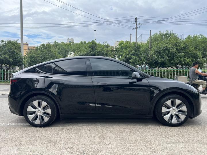 Model Y 2022 RWD photo 4