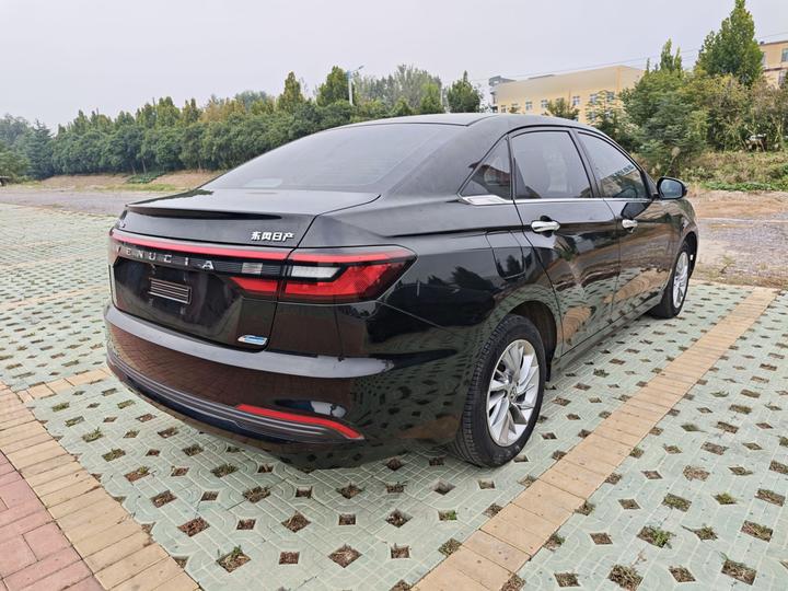 D60 2021 PLUS 1.6L XL CVT photo 6