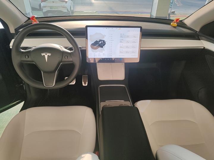Model Y 2024 RWD photo 5