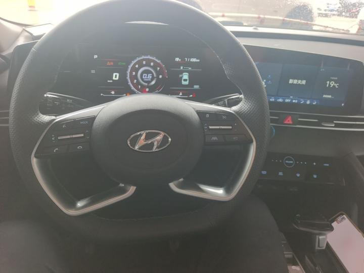 Elantra 2021 1.5L CVT LUX Premium photo 6