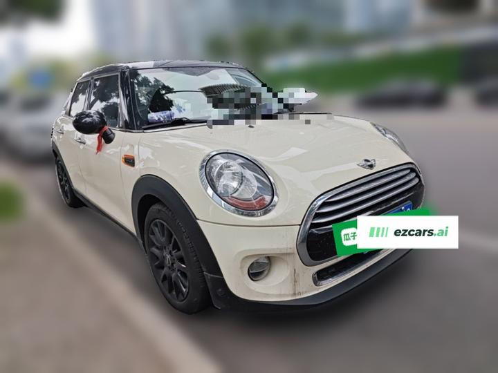 2016 1.5T COOPER 5-Door photo 3