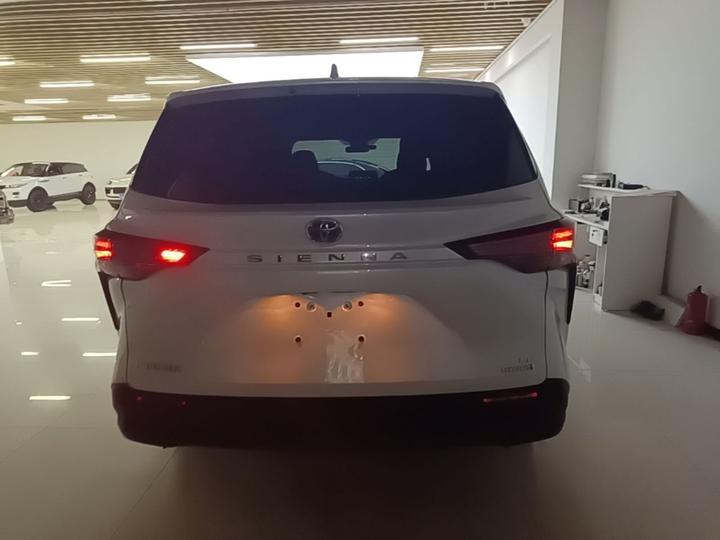 Sienna 2023 2.5L Hybrid Comfort photo 3
