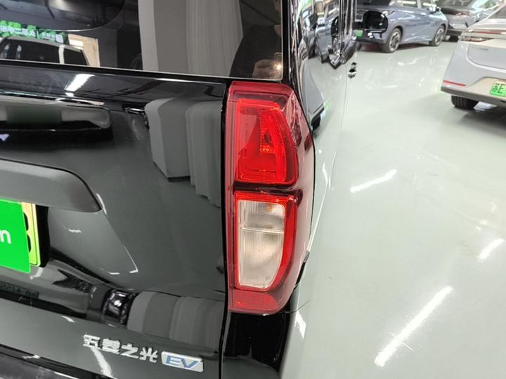 Wuling Zhiguang EV 2025 305km Progressive photo 7