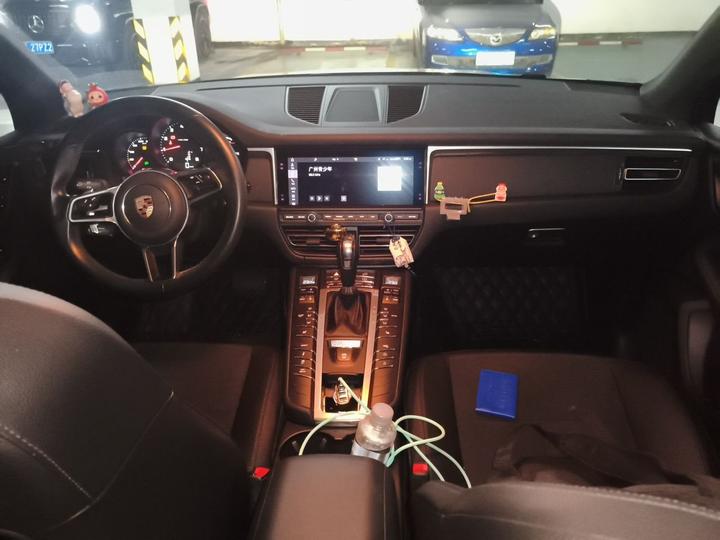 2018 Macan 2.0T photo 5