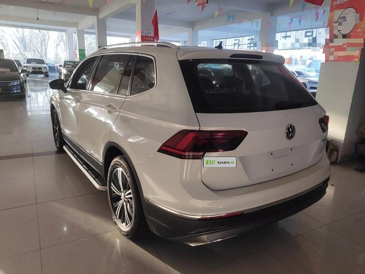 Tiguan L 2017 380TSI AT AWD Luxury photo 4