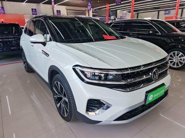 2022 530TSI AWD Flagship Pro 6-Seater photo 3