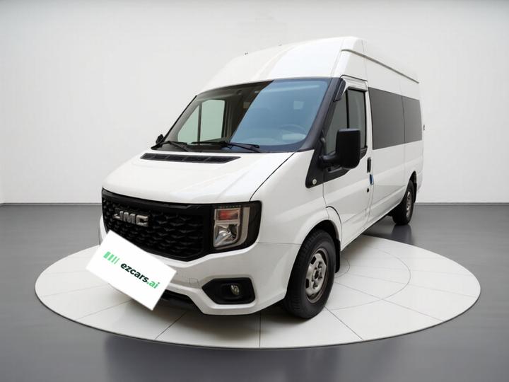 2023 2.0T AT Medium Wheelbase High Roof 6-Seater