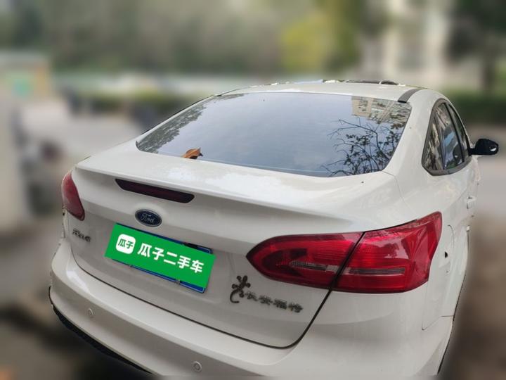 Focus 2015 Sedan 1.6L MT photo 5