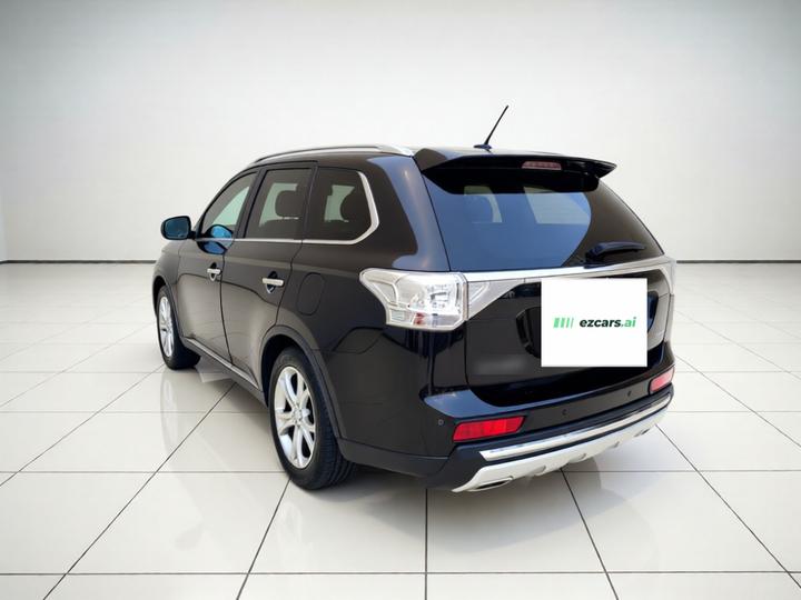 Outlander Imported 2014 2.4L AWD Luxury Value 5-Seater photo 4