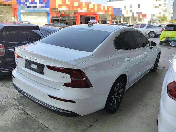 S60 2023 B4 Luxury photo 4