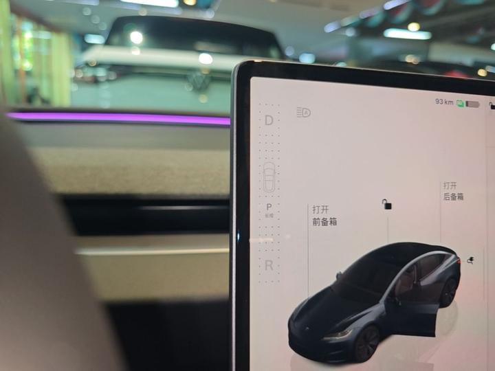 Model 3 2023 RWD photo 5