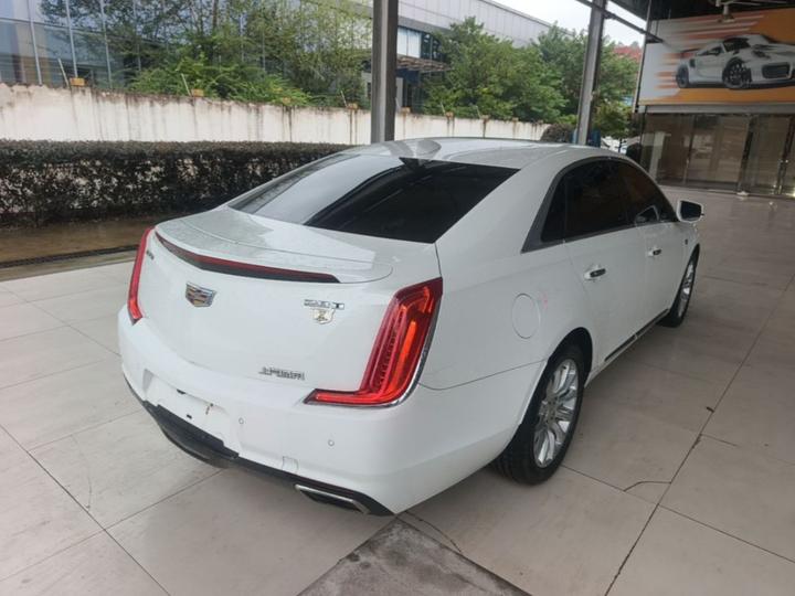 XTS 2018 28T Tech photo 4