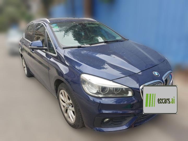 2 Series Wagon 2016 220i Leading photo 3