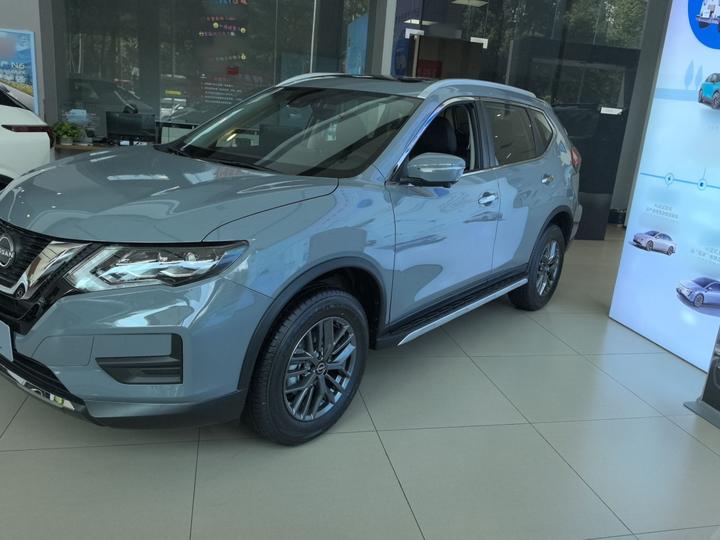 X-Trail 2025 2.0L RWD Leading photo 4