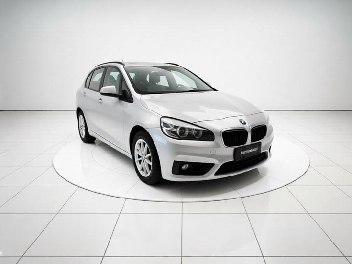 2 Series Wagon 2016 218i Fashion photo 3