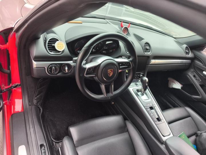 718 2020 Boxster 2.0T photo 3