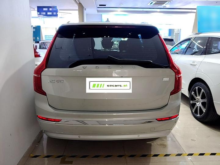 XC90 EV 2022 Facelift E Hybrid T8 Smart Premium Luxury 7-Seater photo 3