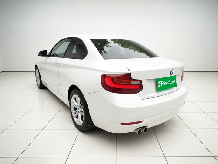2 Series Imported 2017 220i Leading photo 4