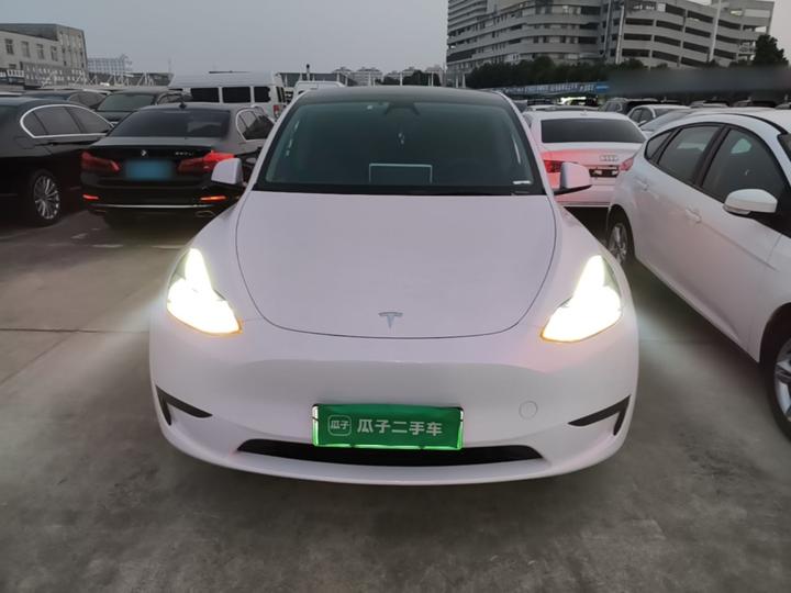 Model Y 2024 RWD photo 2