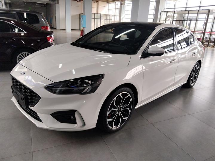 Focus 2021 Sedan EcoBoost 180 AT ST Line