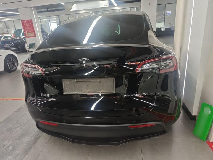 Model Y 2023 RWD photo 3