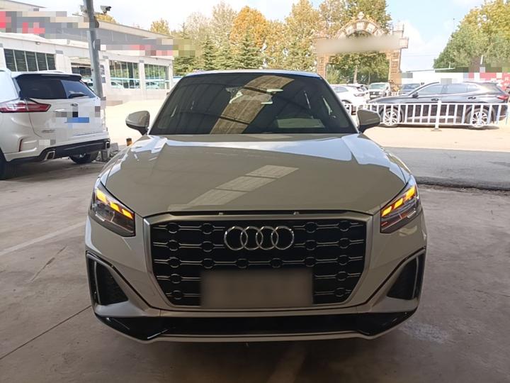 Q2L 2022 35 TFSI Progressive Dynamic photo 2