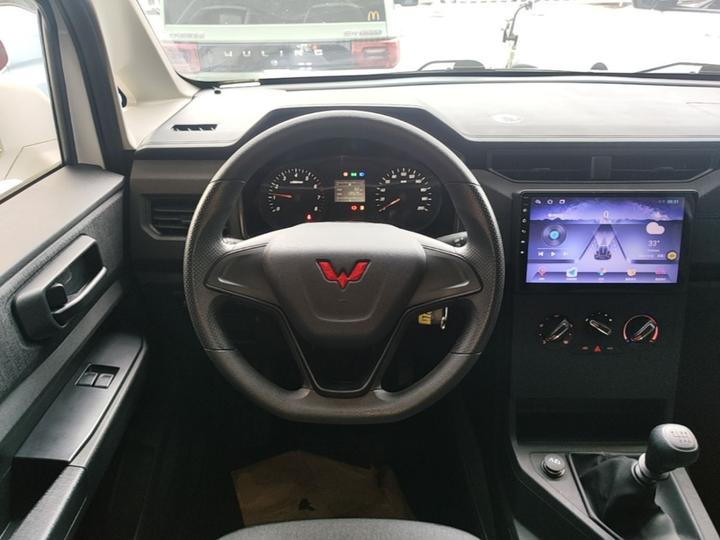 Wuling Hongguang PLUS 2020 1.5L MT Standard 5-Seater photo 6